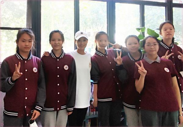 我與老師合張影 (33)