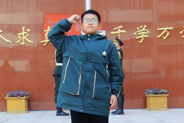 4趙于江同學帶領全體師生宣誓